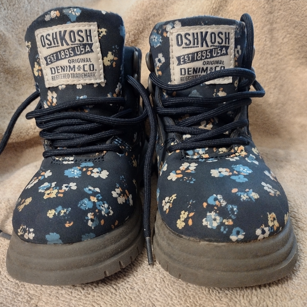 Oshkosh Lace up Boots size 7